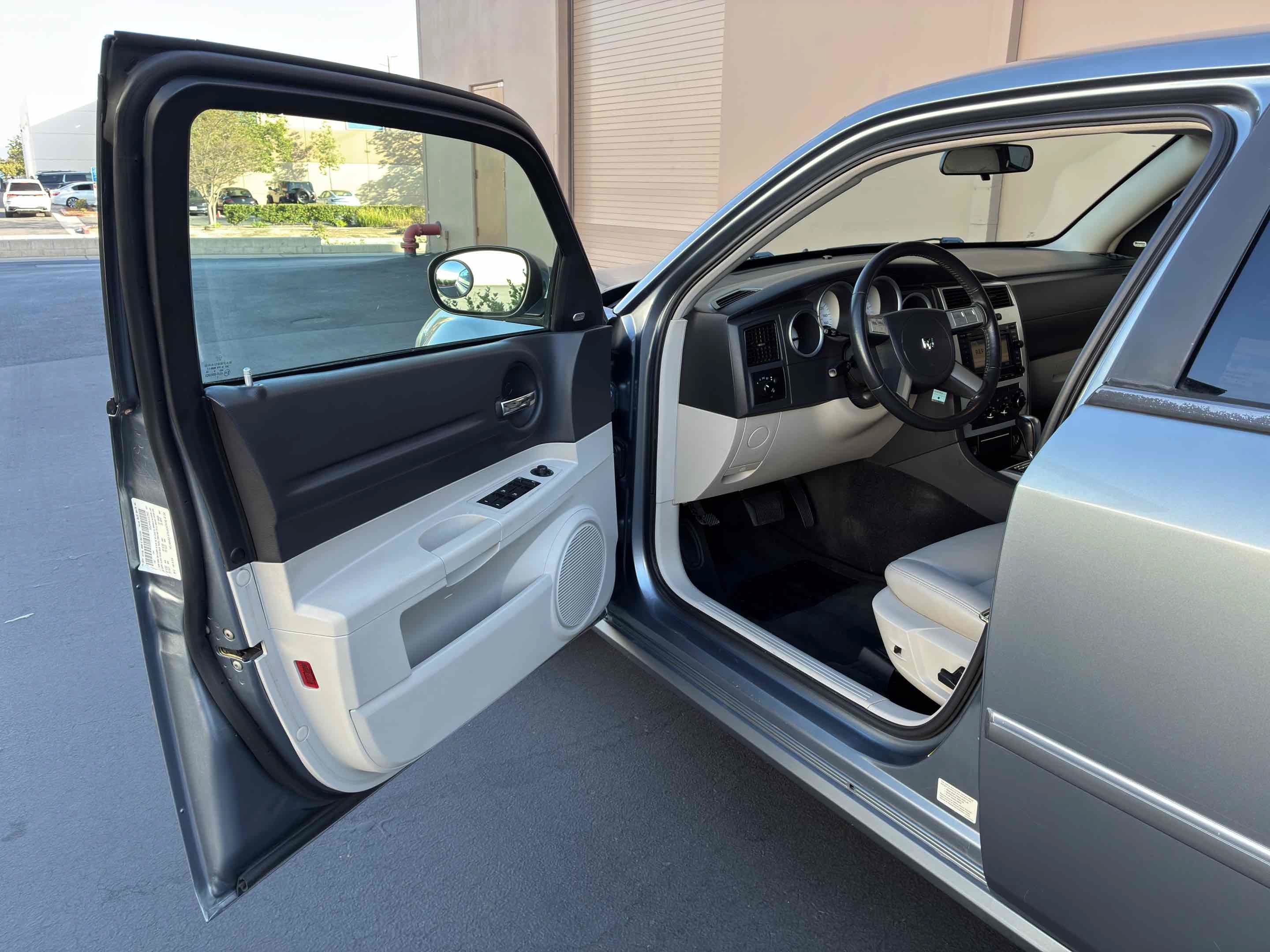 Used 2006 Dodge Magnum R/T w/ Convenience Group II AWD/4WD image 36