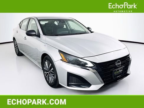 Used 2024 Nissan Altima 2.5 SV image 1