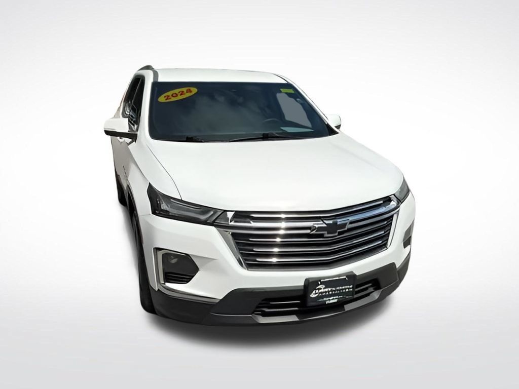 Used 2024 Chevrolet Traverse LT w/ LPO, Cargo Package AWD/4WD image 3
