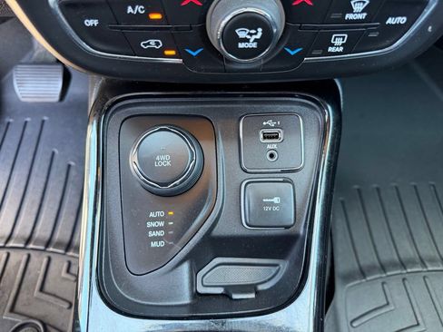 Used 2020 Jeep Compass Limited AWD/4WD image 24
