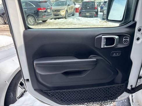 Used 2018 Jeep Wrangler Sport image 7