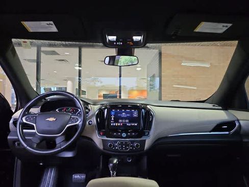 Used 2022 Chevrolet Traverse LT FWD image 29
