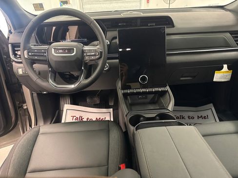 New 2026 GMC Terrain AT4 w/ Technology Package II AWD/4WD image 13