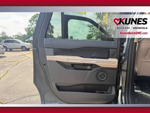 Used 2024 Ford Expedition Max Limited AWD/4WD image 33