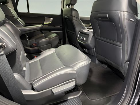 Used 2025 Ford Expedition Platinum AWD/4WD image 30