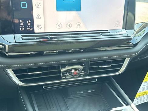 New 2026 Volkswagen Atlas SE FWD image 25