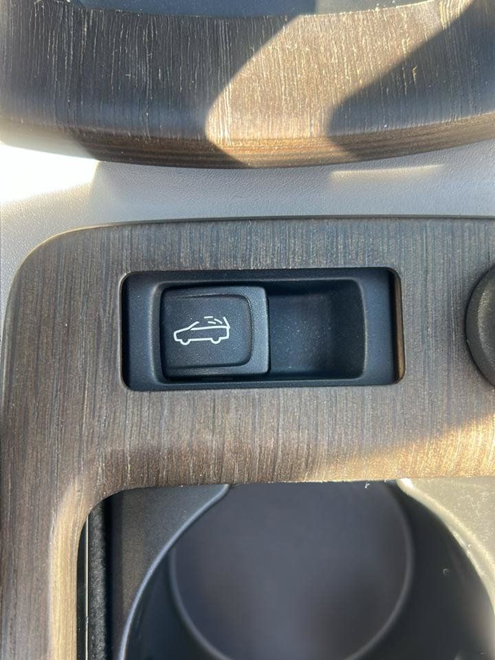 Used 2013 Volvo C70 T5 w/ Dynamic Pkg FWD image 19