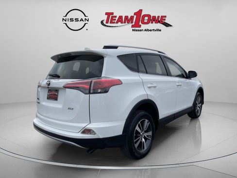 Used 2018 Toyota RAV4 XLE image 7
