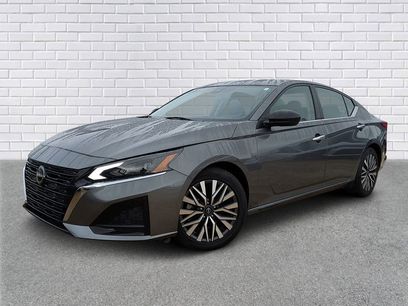 Used 2024 Nissan Altima 2.5 SV