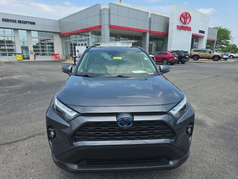 Certified 2022 Toyota RAV4 XLE Premium AWD/4WD image 3