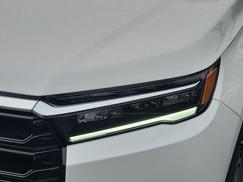 New 2026 Honda Pilot Touring image 9