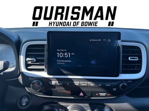 Used 2023 Hyundai Venue Limited image 22