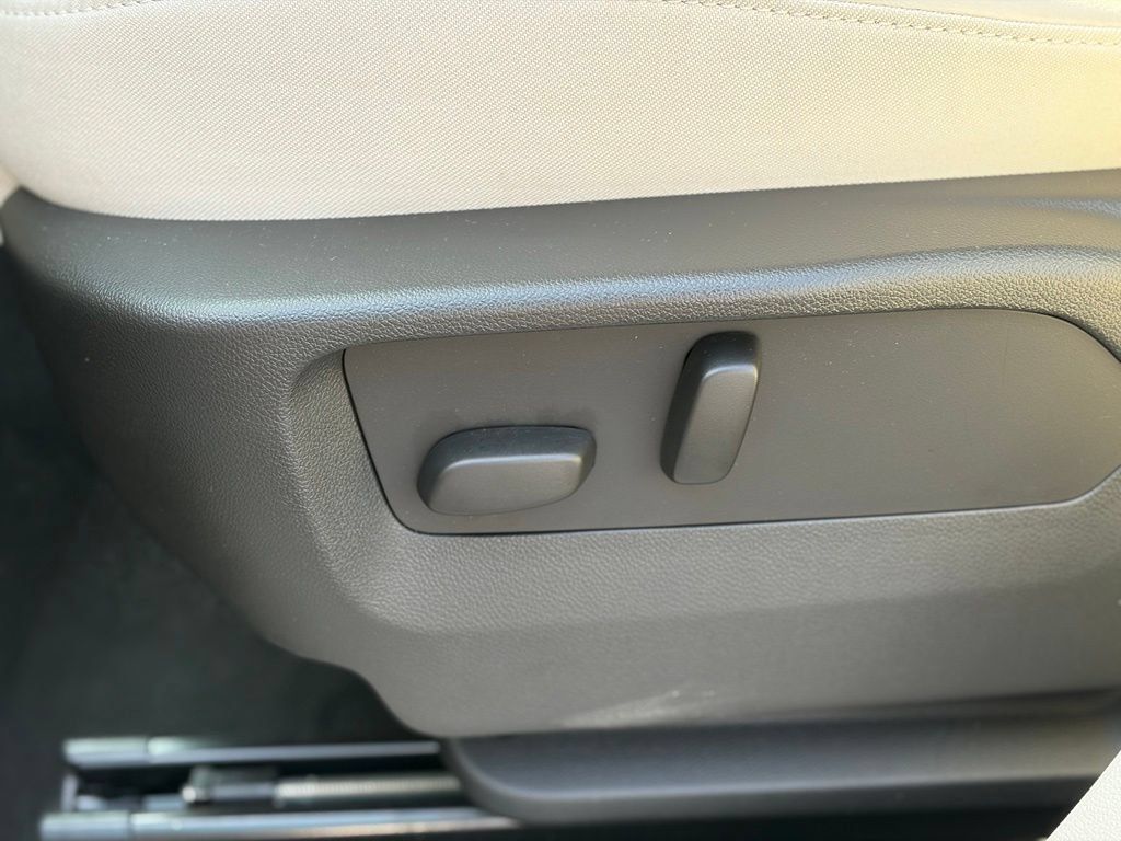 Used 2023 Buick Envision Preferred AWD/4WD image 22