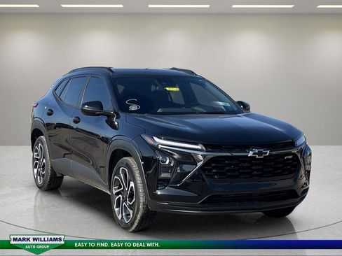 Used 2024 Chevrolet Trax RS w/ Sunroof Package image 1