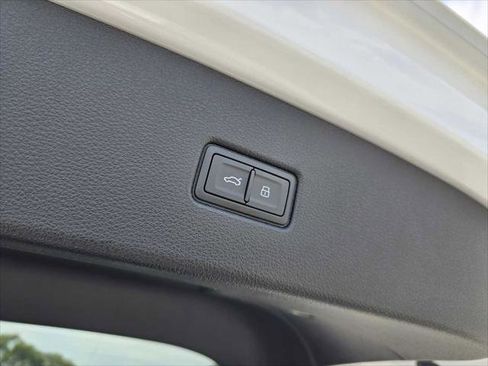 Used 2025 Audi Q5 2.0T Premium Plus w/ Premium Plus Package image 19