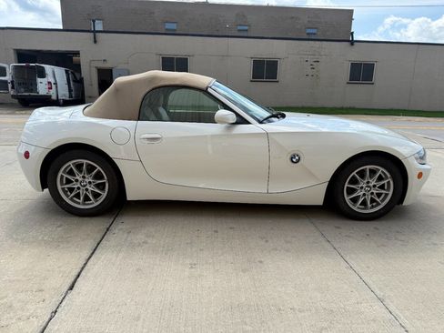 Used 2005 BMW Z4 2.5i image 5