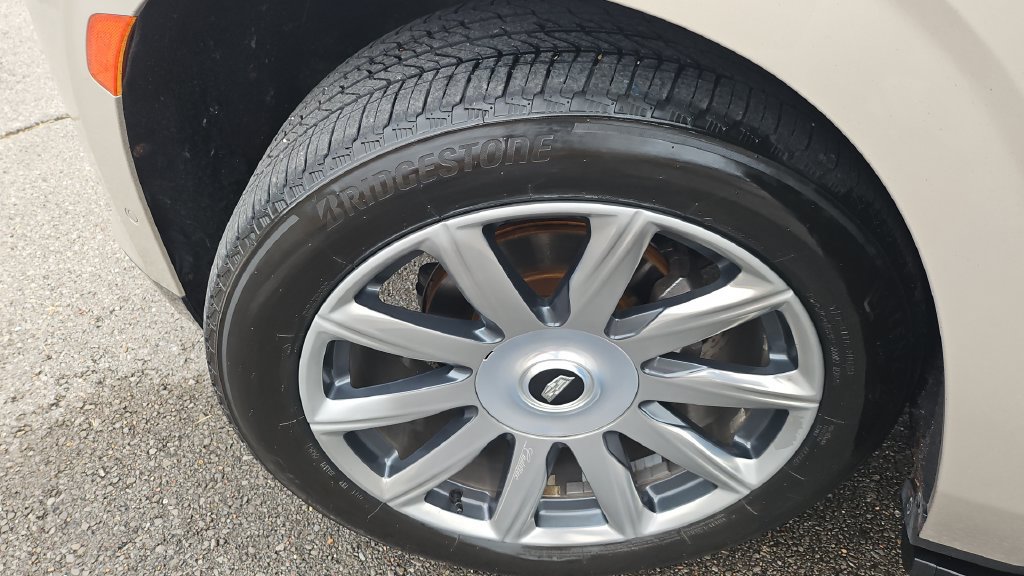 Used 2021 Cadillac Escalade ESV Premium Luxury Platinum AWD/4WD image 24