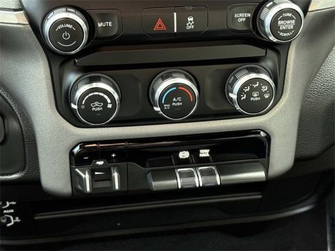 Used 2024 RAM 3500 Big Horn image 15