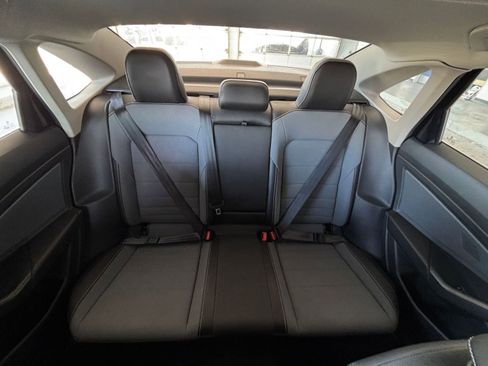 Used 2025 Volkswagen Jetta SE image 36