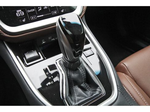 Used 2022 Subaru Outback Touring AWD/4WD image 25