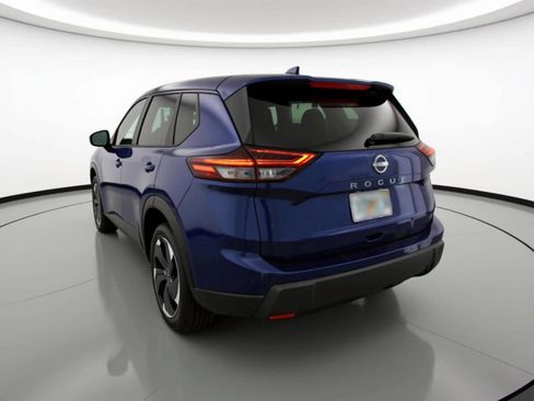 Used 2025 Nissan Rogue SV image 5