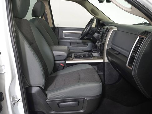 Used 2015 RAM 1500 Lone Star RWD image 9
