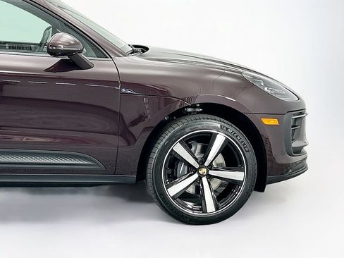 Used 2026 Porsche Macan AWD/4WD image 11