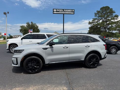 Used 2022 Kia Sorento SX AWD/4WD image 1