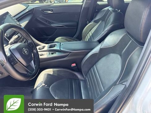 Used 2019 Toyota Avalon Touring w/ Advanced Safety Package FWD image 11