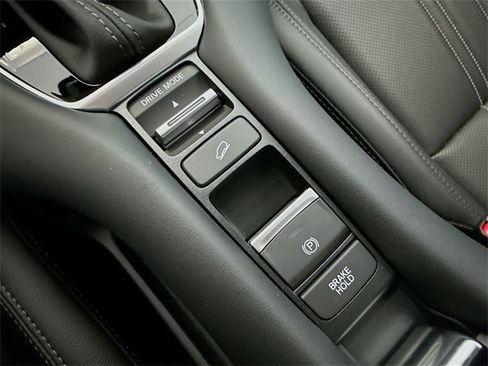 New 2025 Honda HR-V EX-L image 36