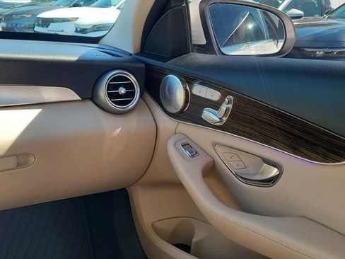 Used 2020 Mercedes-Benz C 300 4MATIC Sedan image 4