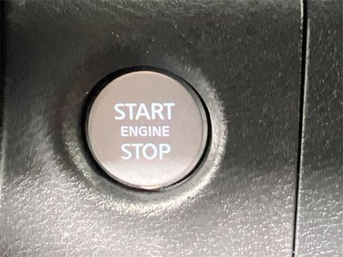 Used 2022 Nissan Frontier PRO-4X w/ Technology Package image 23