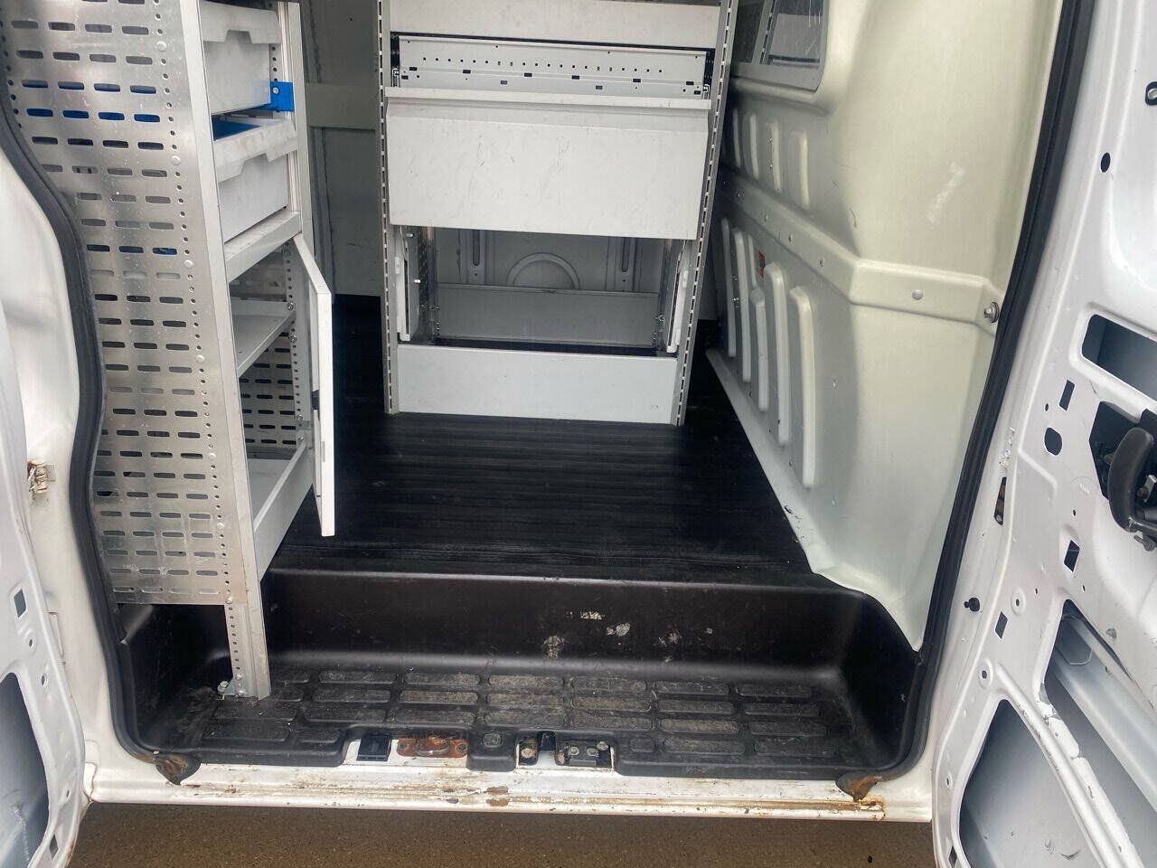 Used 2014 Chevrolet Express 2500 RWD image 11