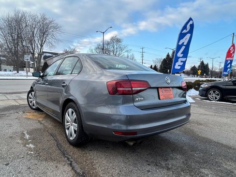 Used 2017 Volkswagen Jetta S image 6