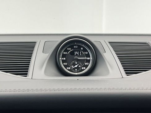 Used 2026 Porsche Macan image 12