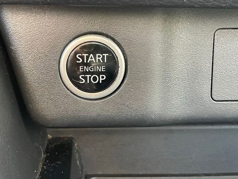 Used 2023 Nissan Rogue SL image 32