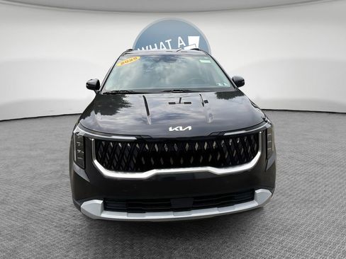 Certified 2025 Kia Carnival EX FWD image 9