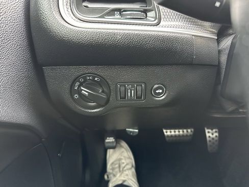 Used 2016 Dodge Challenger SRT Hellcat image 22