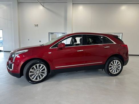 Used 2019 Cadillac XT5 Premium Luxury w/ Driver Assist Package AWD/4WD image 4