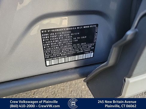 Certified 2025 Volkswagen Tiguan SE image 35