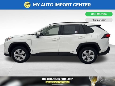 Used 2020 Toyota RAV4 XLE image 4