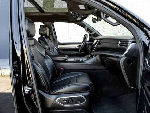 Used 2024 Jeep Wagoneer Series II w/ Convenience Group I image 37