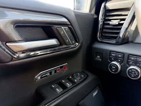 Used 2022 GMC Sierra 1500 AT4 w/ AT4 Preferred Package image 11