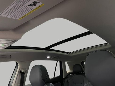 New 2026 Volkswagen Tiguan SE image 27