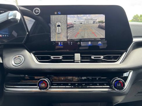 New 2026 Chevrolet Equinox LT w/ Convenience Package II FWD image 16