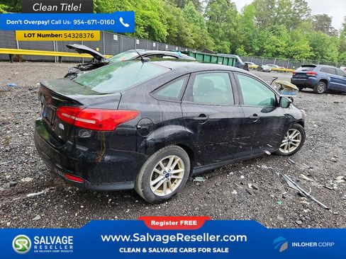 Used 2016 Ford Focus SE FWD image 4