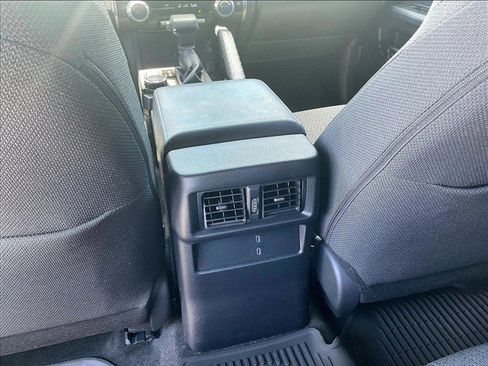 Used 2025 Toyota 4Runner SR5 AWD/4WD image 25