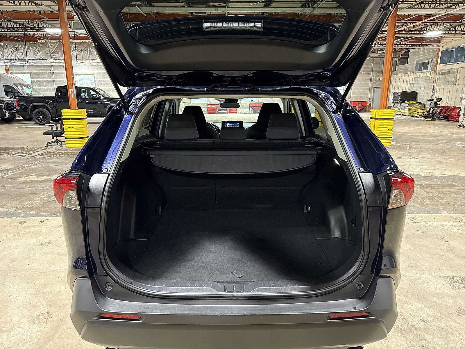 Certified 2025 Toyota RAV4 XLE AWD/4WD image 11