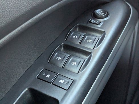 Used 2016 Chevrolet Colorado LT w/ LT Convenience Package image 22