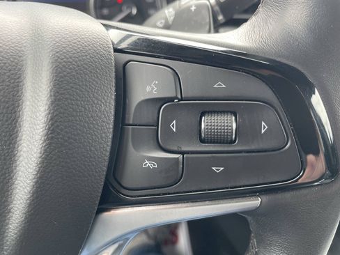 Used 2023 Buick Enclave Essence AWD/4WD image 18